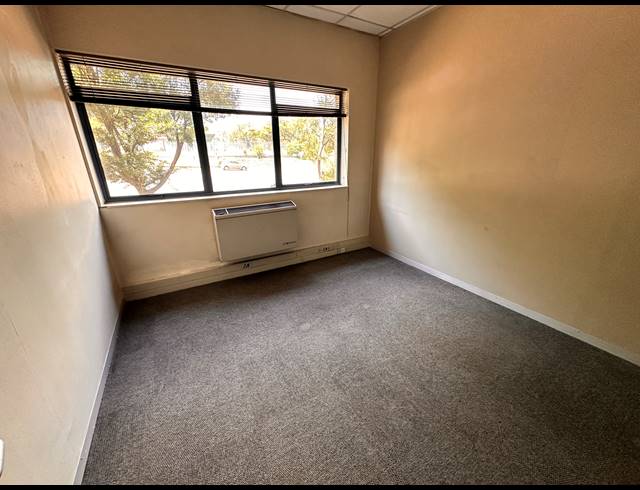 388M² OFFICE TO LET IN PARKTOWN